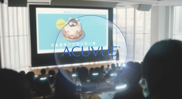 村上穂乃佳　アキュビュー乱視用　　アキュビューCM 商品企画小山　むらかみほのか　たぬきモンブランケーキ