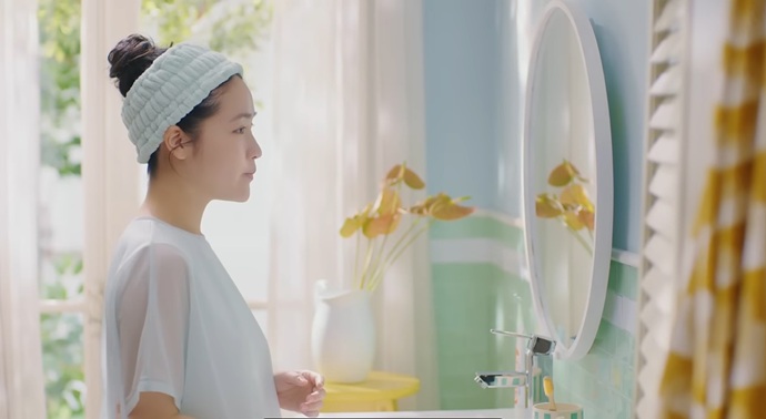 辻凪子　ケアセラ　CM ケアセラ先行乳液　ロート製薬　むぎゅもち