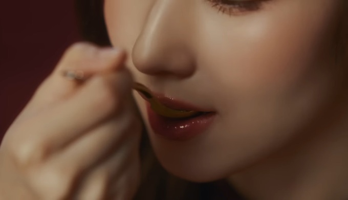 TWICE SANA　サナ　ハーゲンダッツ　ガナッシュショコラ　CM 湊﨑紗夏　誰　可愛い　アイスクリーム　チョコレート