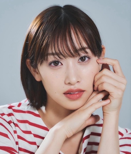 こくみん共済 浜辺詞織 はまべしおり ビールの売り子 ディズニー大好 インフルエンサー 新人女優 国民共済