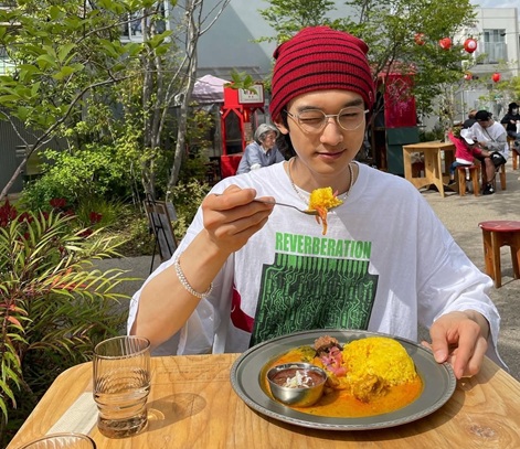 辻岡甚佐 つじおかじんすけ auファイナンシャルグループ CM カレー好き俳優