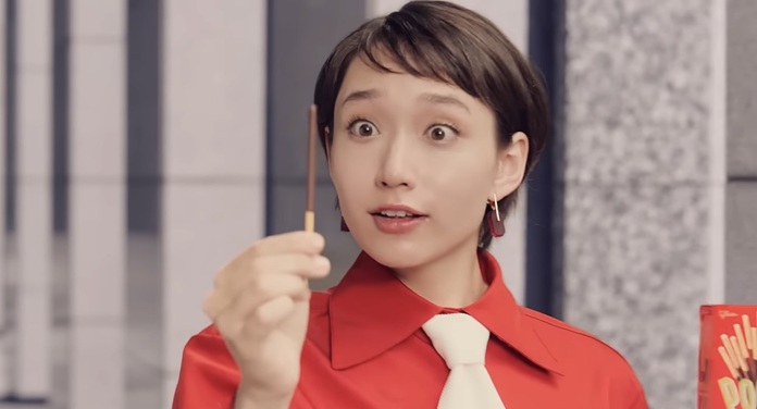 白本彩奈 しらもとあやな ポッキー グリコ ポッキーCM ポッキーイメージキャラクター 中井貴一 スチャダラパー なきごと