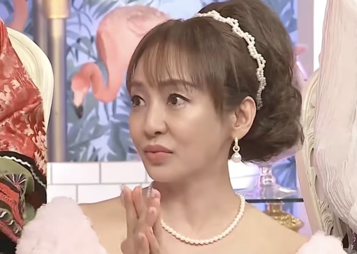 神田うの 神田うの唇 最終形態 ヒアル顏 唇お化け 激変 顔変わった 整形 整形疑惑 オバQ
